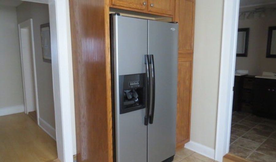 225 Ruth St, Abingdon, VA 24210 - 2 Beds, 1 Bath