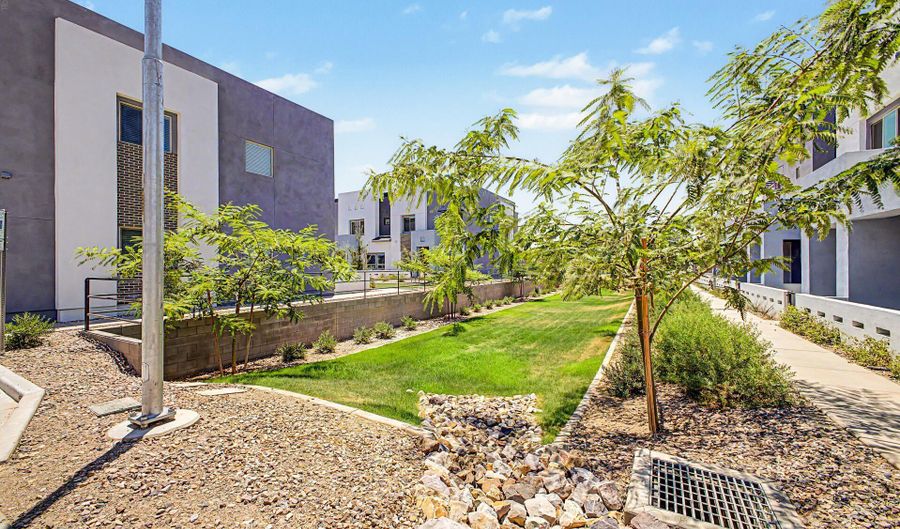 733 E COMMONWEALTH Ave 27, Chandler, AZ 85225 - 3 Beds, 3 Bath
