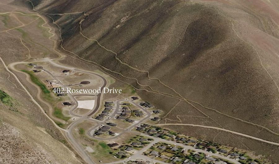 402 Rosewood Dr, Bellevue, ID 83313 - 3 Beds, 3 Bath