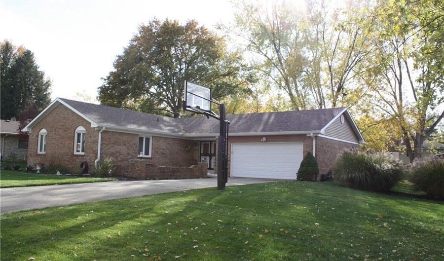 8626 Royal Meadow Dr, Indianapolis, IN 46217 - 3 Beds, 2 Bath
