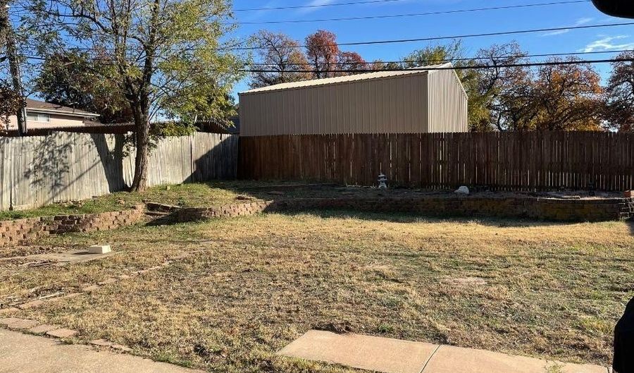 8008 NW 27th St, Bethany, OK 73008 - 4 Beds, 3 Bath