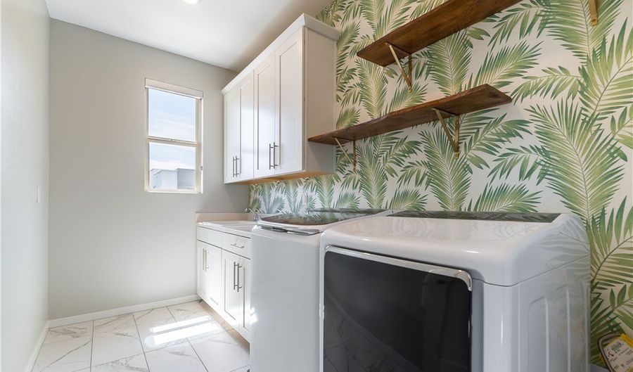 2146 Sunset Valley St, Henderson, NV 89052 - 4 Beds, 4 Bath