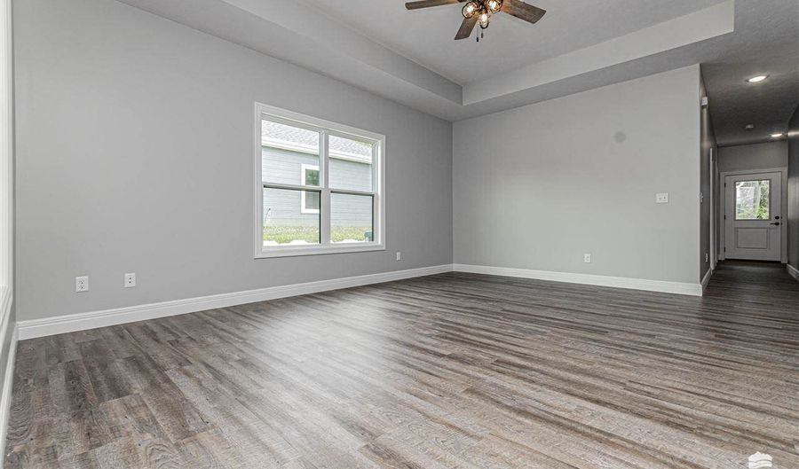 1801 NW 17th St, Abilene, KS 67410 - 3 Beds, 2 Bath