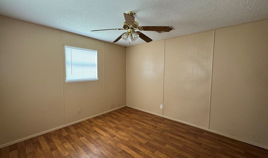 806 N 10th St, Alpine, TX 79830 - 3 Beds, 2 Bath