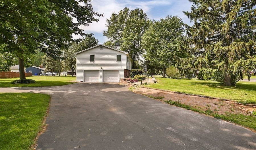 831 W Gebhard Ln, Alden, NY 14004 - 3 Beds, 2 Bath