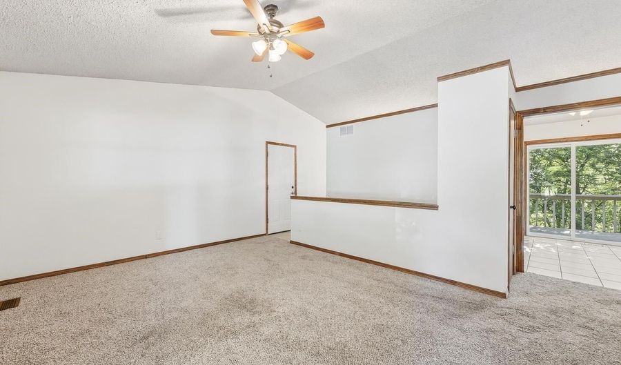 636 Dublin Dr, Andover, KS 67002 - 2 Beds, 3 Bath