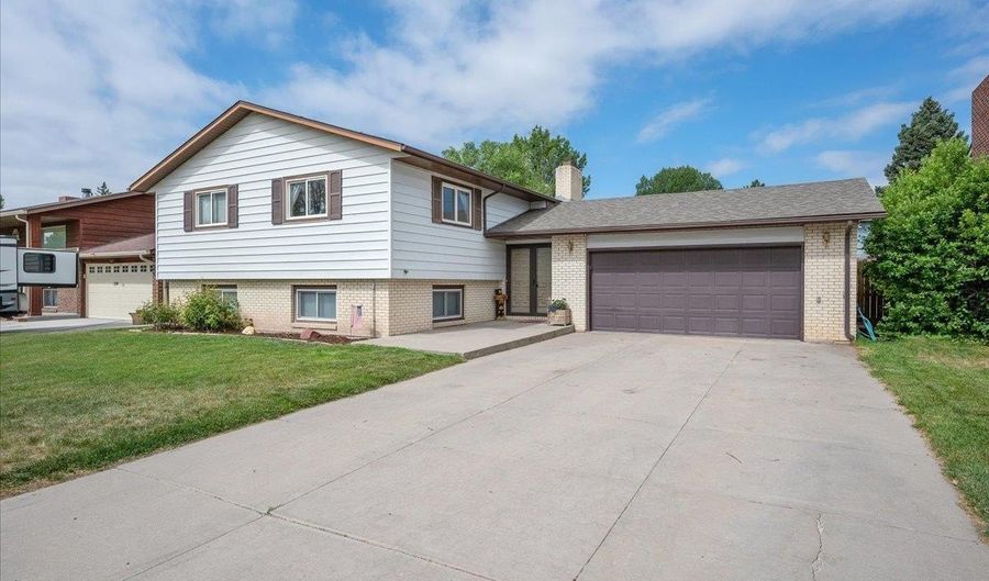 5214 HICKORY Pl, Cheyenne, WY 82009 - 3 Beds, 3 Bath