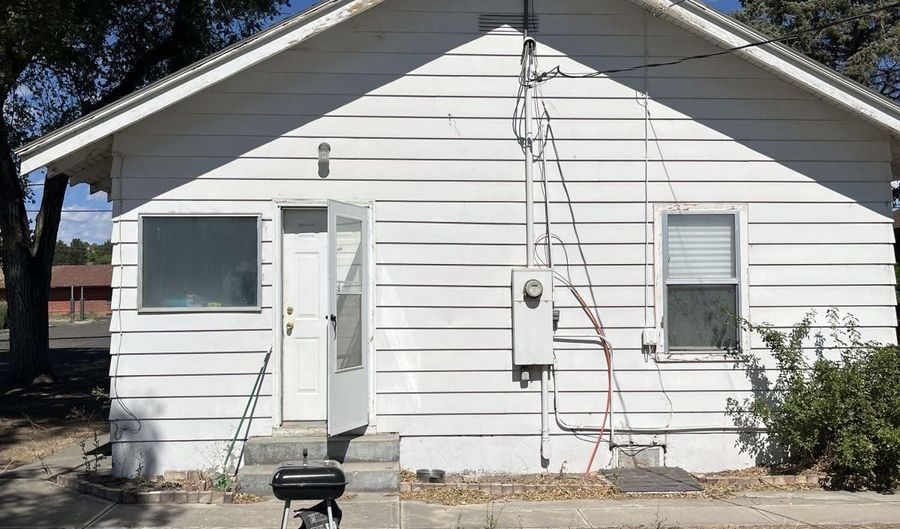 204 River St, Elko, NV 89801 - 2 Beds, 1 Bath