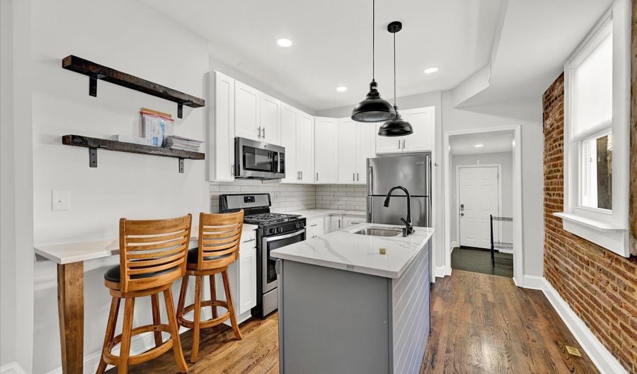 2 W BARNEY St, Baltimore, MD 21230 - 3 Beds, 3 Bath