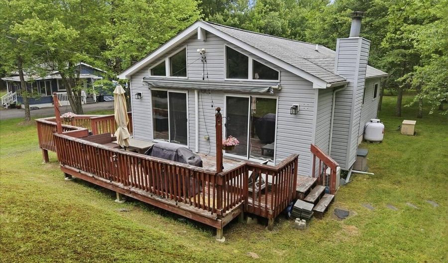 10 Lenape Trl, Albrightsville, PA 18210 - 3 Beds, 1 Bath