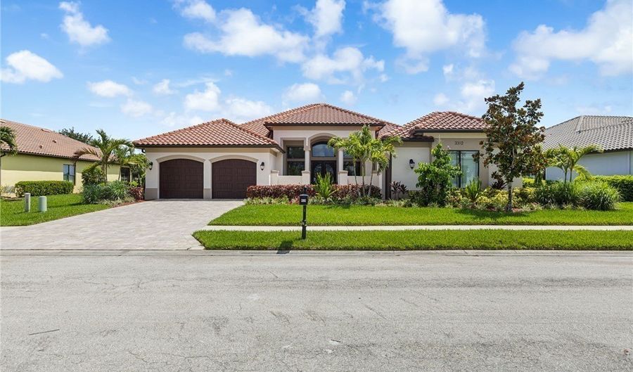 3392 Chestnut Grove Dr, Alva, FL 33920 - 3 Beds, 4 Bath