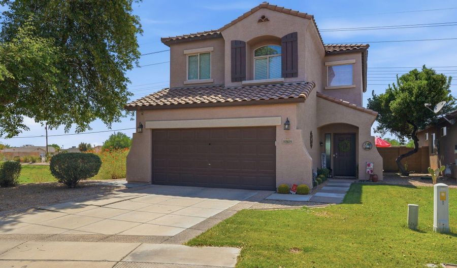 10809 E BOSTON St, Apache Junction, AZ 85120 - 3 Beds, 3 Bath