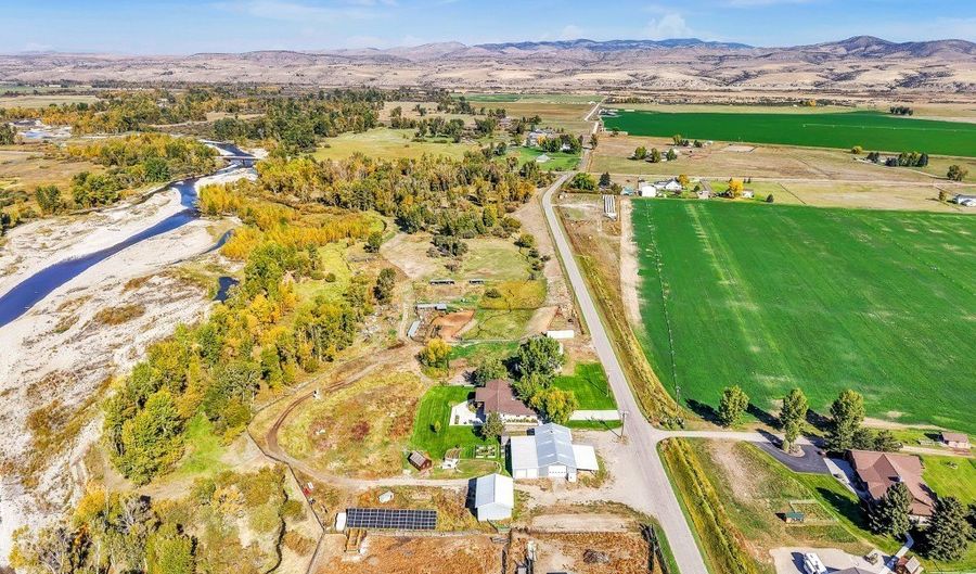 2399 Central Park Rd, Belgrade, MT 59714 - 3 Beds, 3 Bath