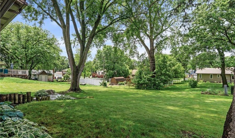 13873 Gladiola Way, Apple Valley, MN 55124 - 4 Beds, 2 Bath