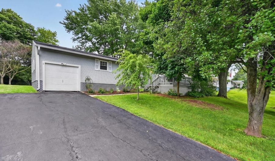 16512 State Road 148, Aurora, IN 47001 - 3 Beds, 1 Bath