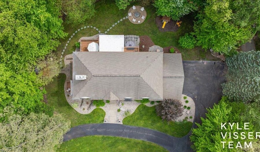 4608 Old Grand River Trl NE, Ada, MI 49301 - 4 Beds, 5 Bath