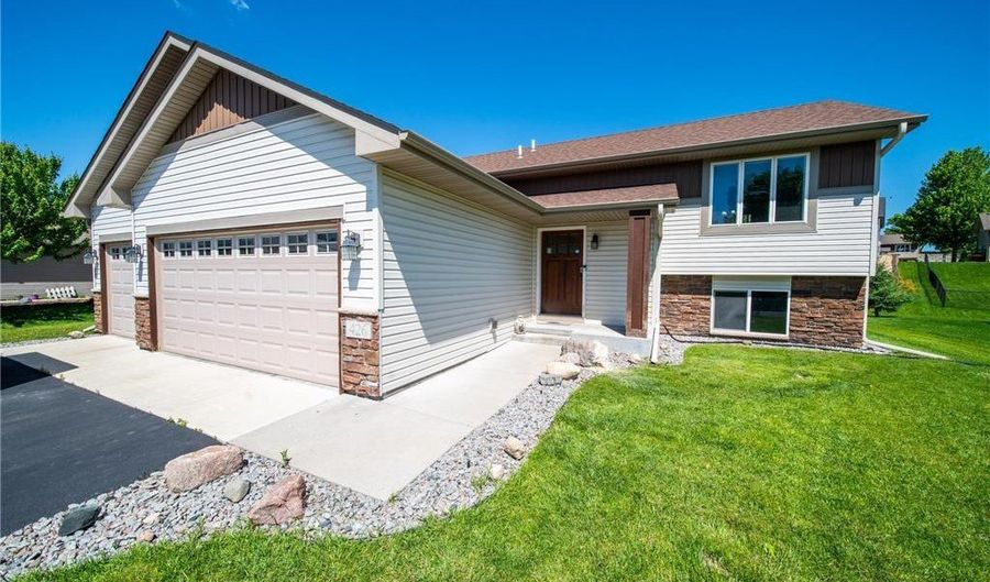 426 Creek Ave, Delano, MN 55328 - 3 Beds, 2 Bath