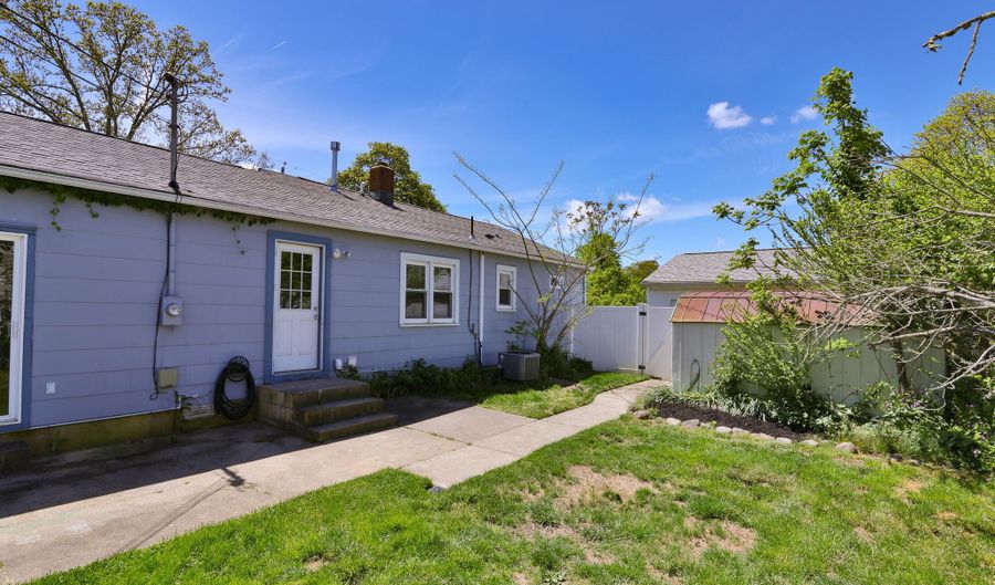 68 Elm St, Beachwood, NJ 08722 - 2 Beds, 2 Bath