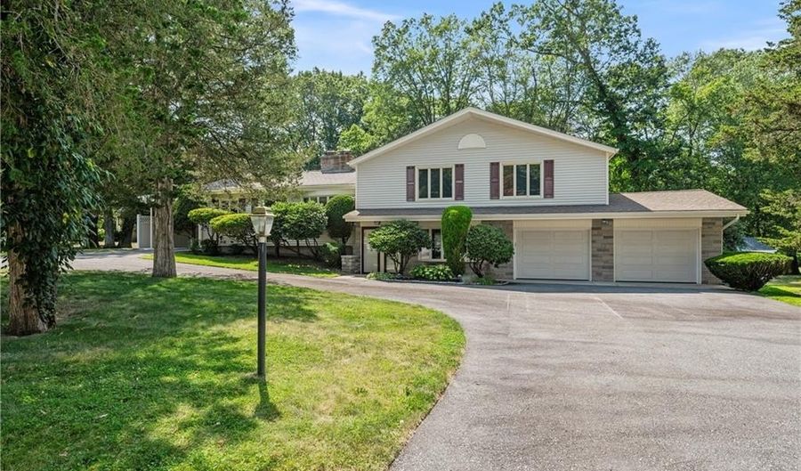 1 Rocky Crest Rd, Cumberland, RI 02864 - 4 Beds, 4 Bath