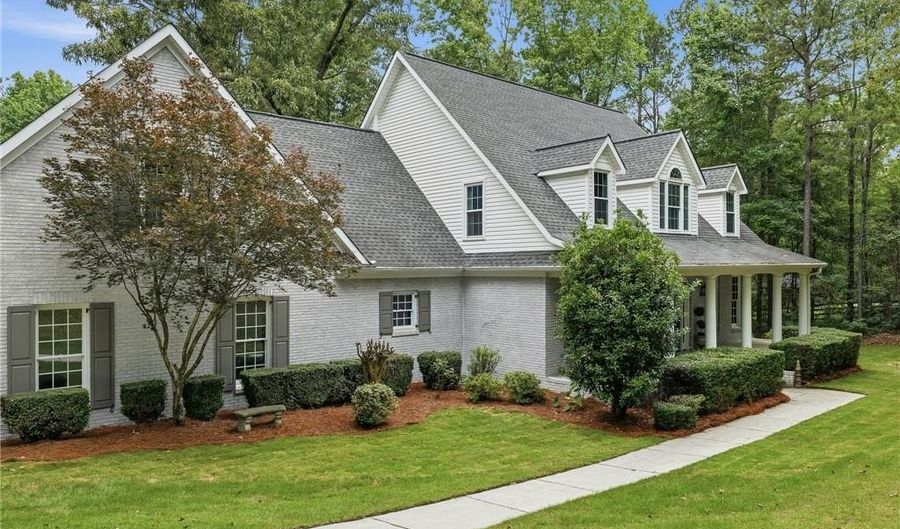 8882 TARA Ln, Auburn, AL 36830 - 4 Beds, 4 Bath