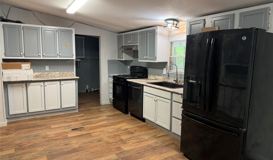 21179 STANDRIDGE E, Atoka, OK 72525 - 4 Beds, 2 Bath