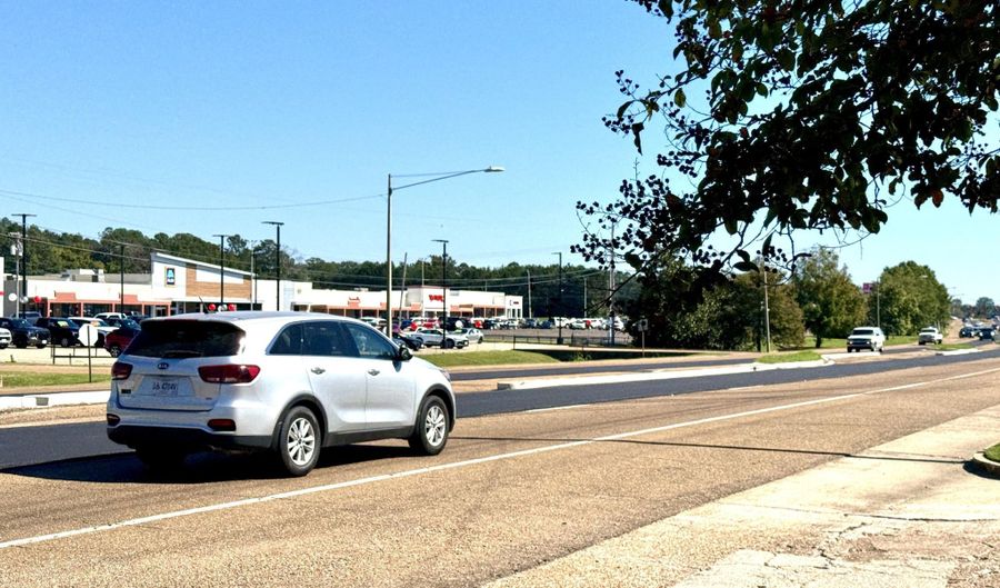 915 Brookway Blvd, Brookhaven, MS 39601 - 41 Beds, 41 Bath