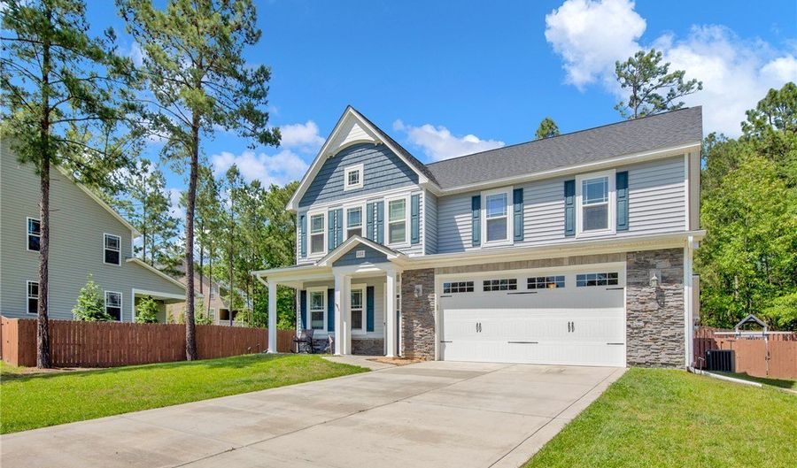 222 Vanderbuilt Ct, Aberdeen, NC 28315 - 4 Beds, 3 Bath