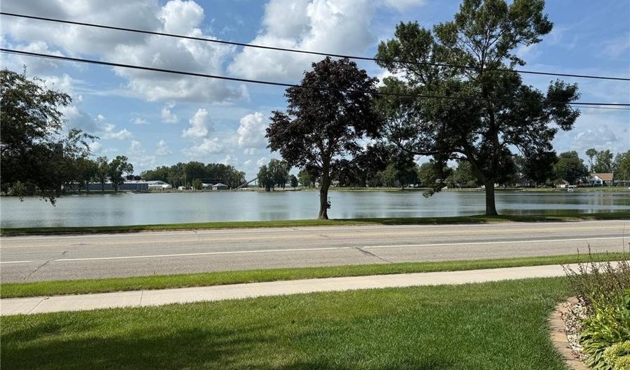 146 Washington Ave, Alden, MN 56009 - 2 Beds, 3 Bath