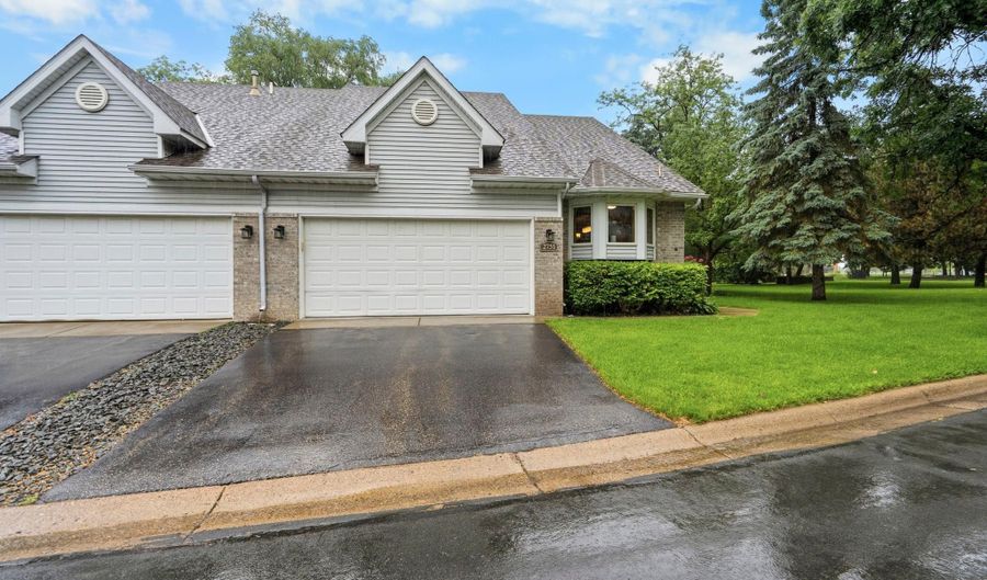2751 Rivers Bluff Ln, Anoka, MN 55303 - 2 Beds, 3 Bath