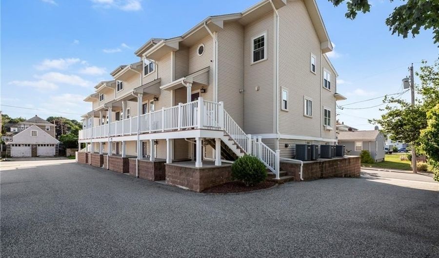 50 Clemence St 50, Cranston, RI 02920 - 2 Beds, 3 Bath