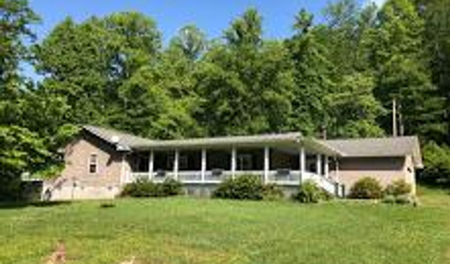 320 8, Almond, NC 28702 - 2 Beds, 2 Bath