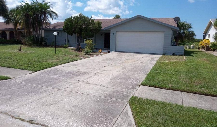 738 Flamingo Dr, Apollo Beach, FL 33572 - 4 Beds, 2 Bath