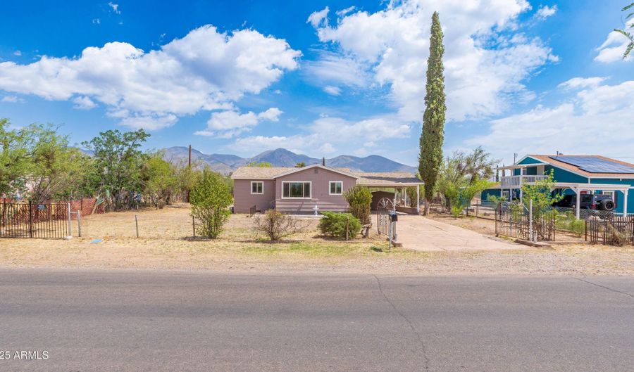 208 Hereford Rd, Bisbee, AZ 85603 - 3 Beds, 1 Bath