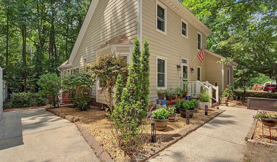 500 Pinewood Dr, Apex, NC 27502 - 3 Beds, 3 Bath