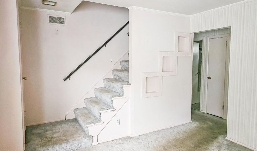 2 Jeffrey Ln, Albany, NY 12211 - 4 Beds, 1 Bath