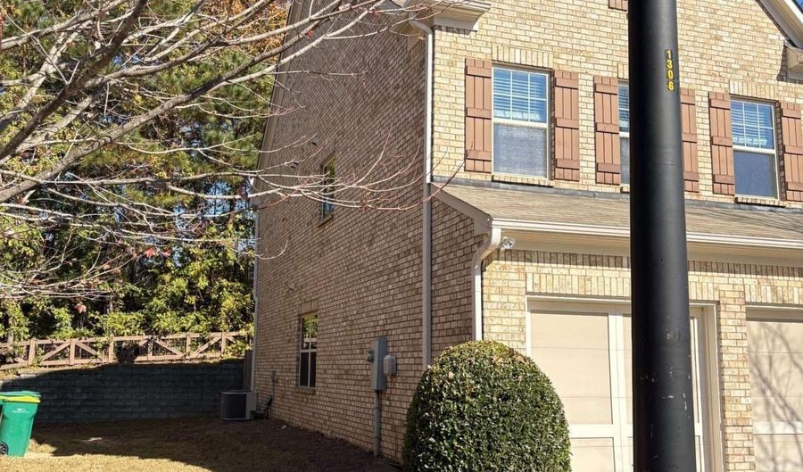3462 New Fawn Ln, Alpharetta, GA 30004 - 3 Beds, 2 Bath