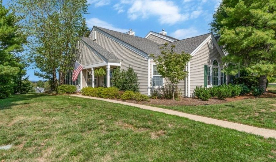 233 Long Meadow Rd, Bedminster, NJ 07921 - 2 Beds, 2 Bath