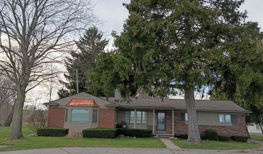 2567 St. Clair River Dr, Algonac, MI 48001 - 3 Beds, 2 Bath