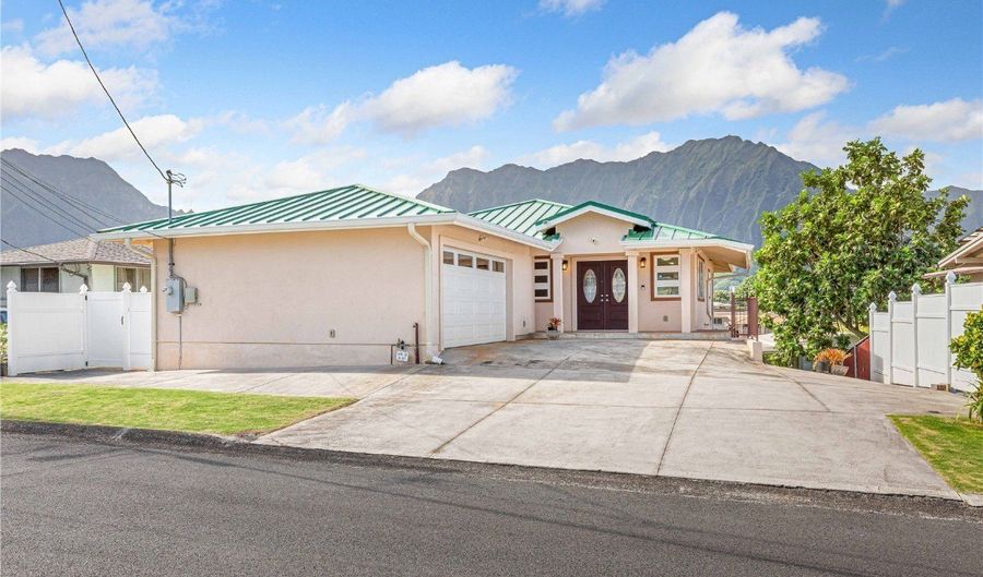 45-145 Popoki St, Kaneohe, HI 96744 - 4 Beds, 4 Bath