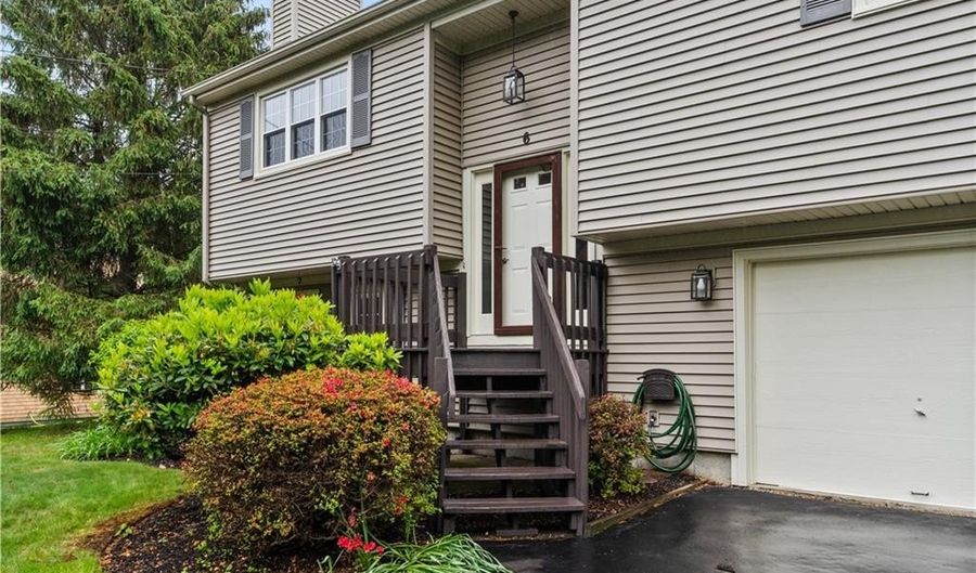 6 Lisa Ln, Bristol, RI 02809 - 3 Beds, 3 Bath