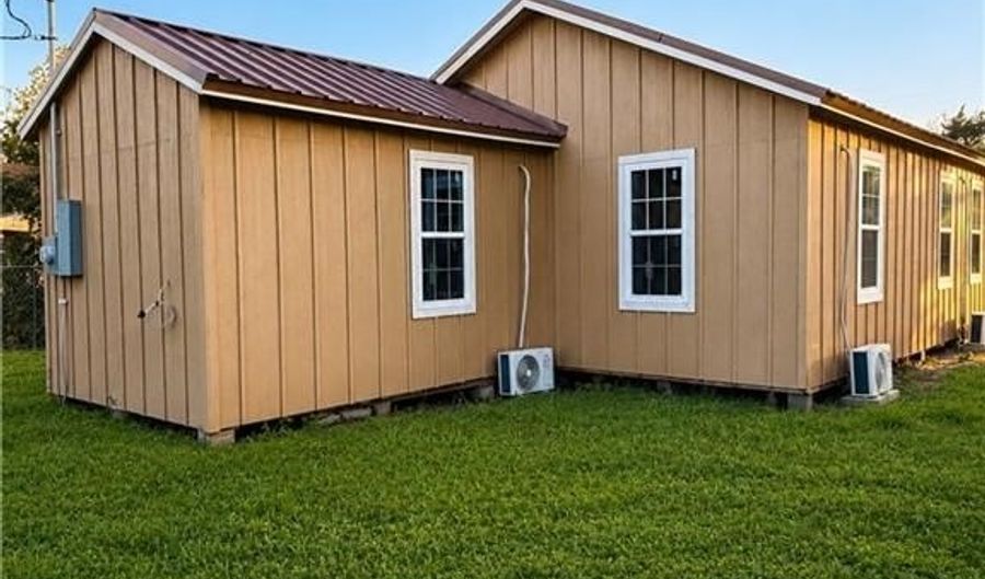 850 N Adams St, Alice, TX 78332 - 2 Beds, 1 Bath
