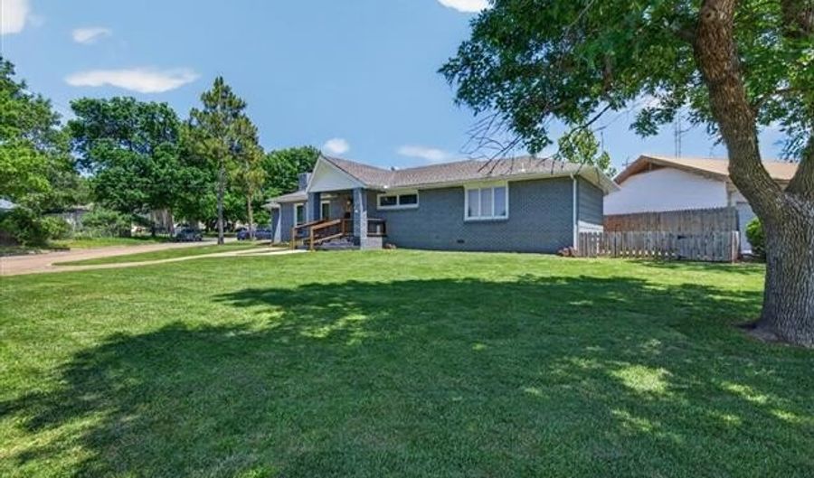 1600 NW Colorado Ave, Bartlesville, OK 74003 - 3 Beds, 3 Bath