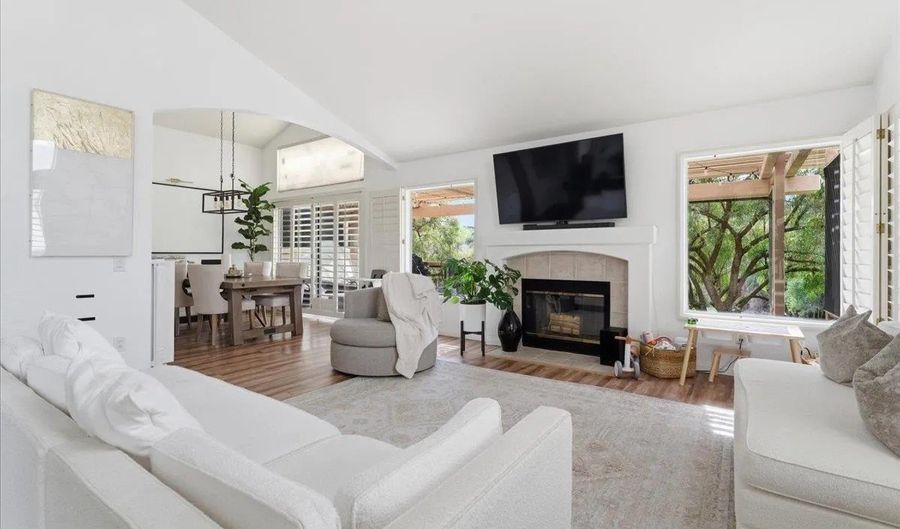 29585 Circle R Grns, Escondido, CA 92026 - 3 Beds, 2 Bath