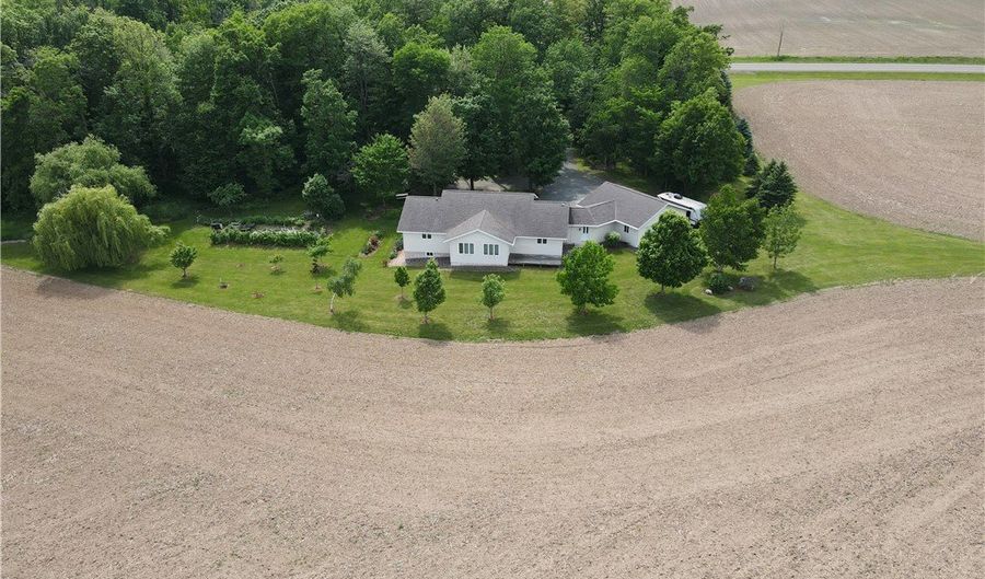 1199 6th St, Almena, WI 54805 - 4 Beds, 3 Bath