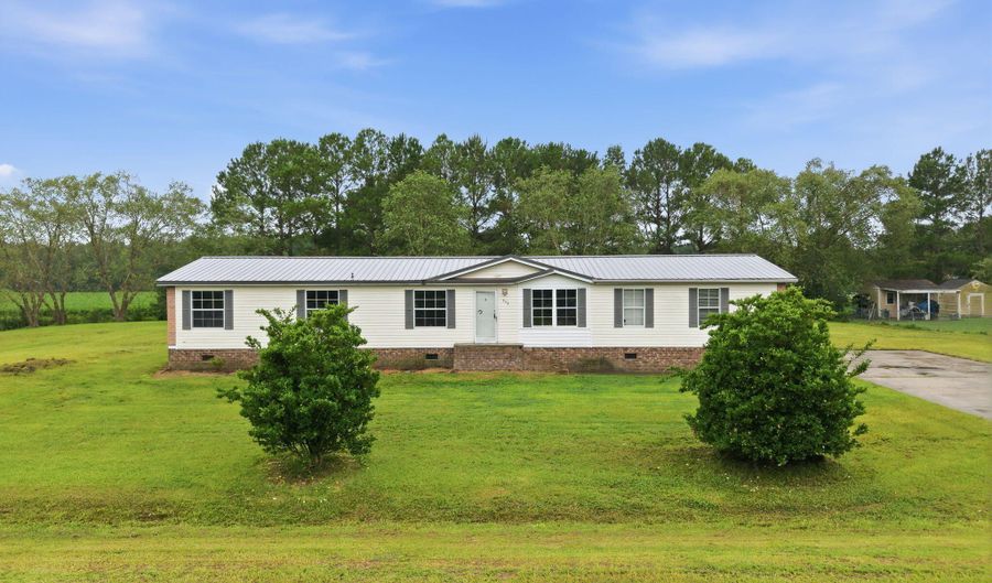 393 Abbott Farm Rd, Ayden, NC 28513 - 4 Beds, 2 Bath