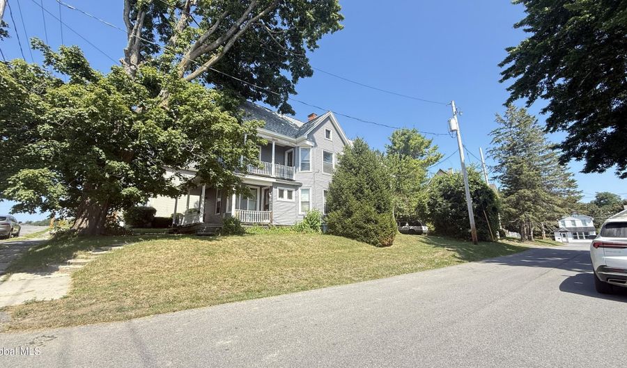 225-227 Brookside Ave, Amsterdam, NY 12010 - 4 Beds, 2 Bath
