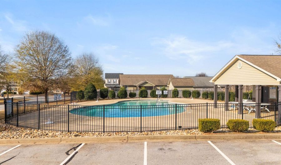 652 Clarion Ct, Boiling Springs, SC 29316 - 3 Beds, 2 Bath