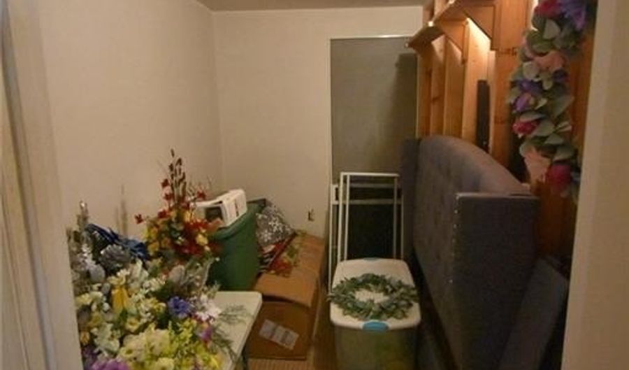 21 Young St, North Providence, RI 02904 - 3 Beds, 2 Bath