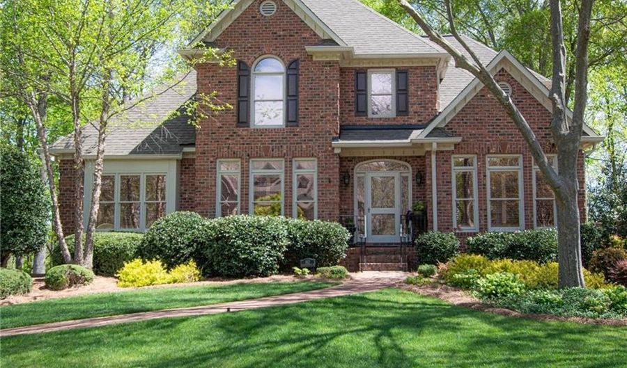 162 N Hiddenbrooke Dr, Advance, NC 27006 - 4 Beds, 5 Bath