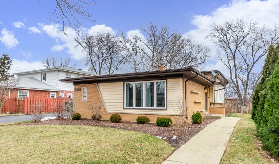 1437 N Vail Ave, Arlington Heights, IL 60004 - 4 Beds, 2 Bath